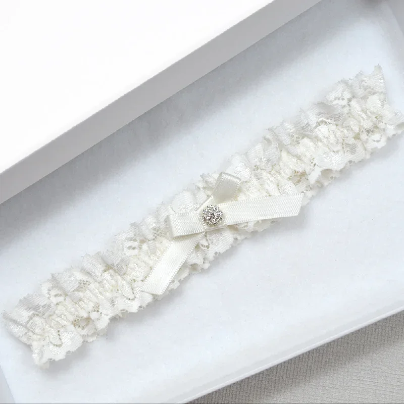 oriana-simple-ivory-lace-vintage-wedding-garter-australia